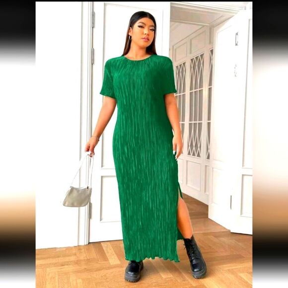 Elegant Green Maxi Dress - Picture 1 of 6